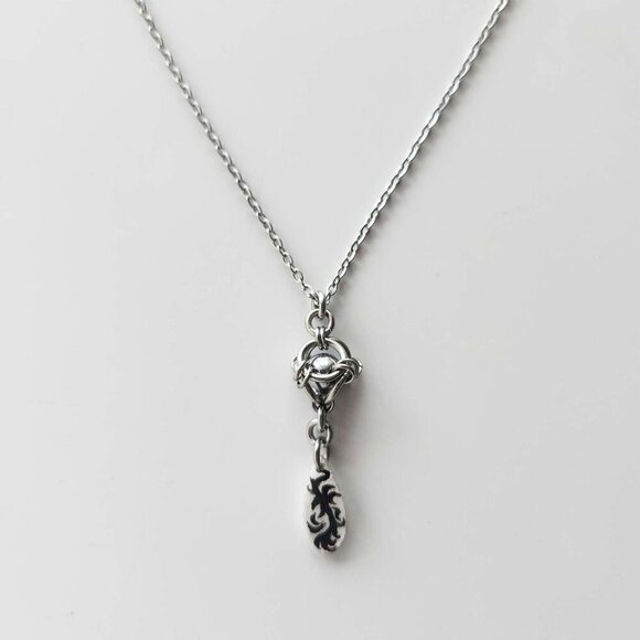 Gothic Victorian elegant teardrop caged silver pearl necklace - Picture 7 of 9